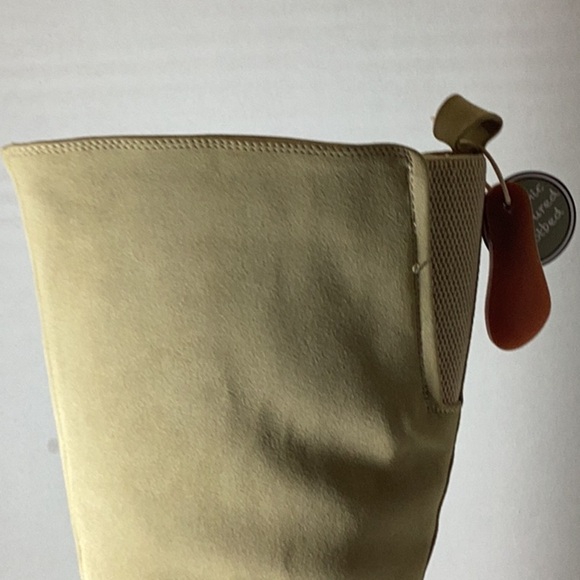 Tan Knee-High Women's Boots MIA

Kathleen - Picture 10 of 15